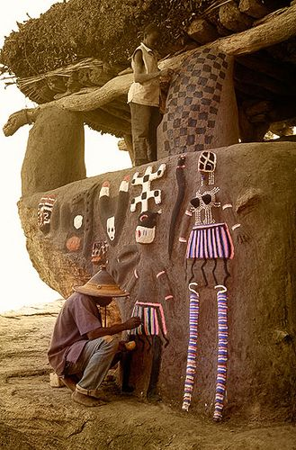 MrBasabose's tweet image. The real beauty of African ancestral #architecture &amp;amp; #engineering is in the details. Someone decided, this is how I will do it, for x or y reason. Wish you could go 400 years back in time and ask the community builders the whys of their hows. #Afritecture #VernacularArchitecture