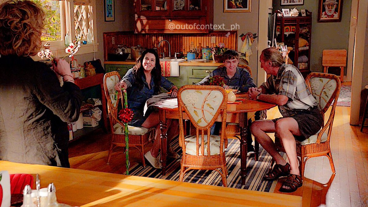 outofcontext_ph's tweet photo. In honor of Lauren Graham’s birthday... https://t.co/ZD2U27BkaF