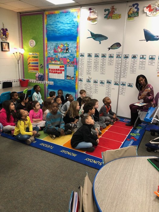 TylerLeaders's tweet photo. Thank you to the all of the guest readers who shared their love of books with our students! #GuestReaderDay #MarchIsReadingMonth https://t.co/26t6aB2rIF