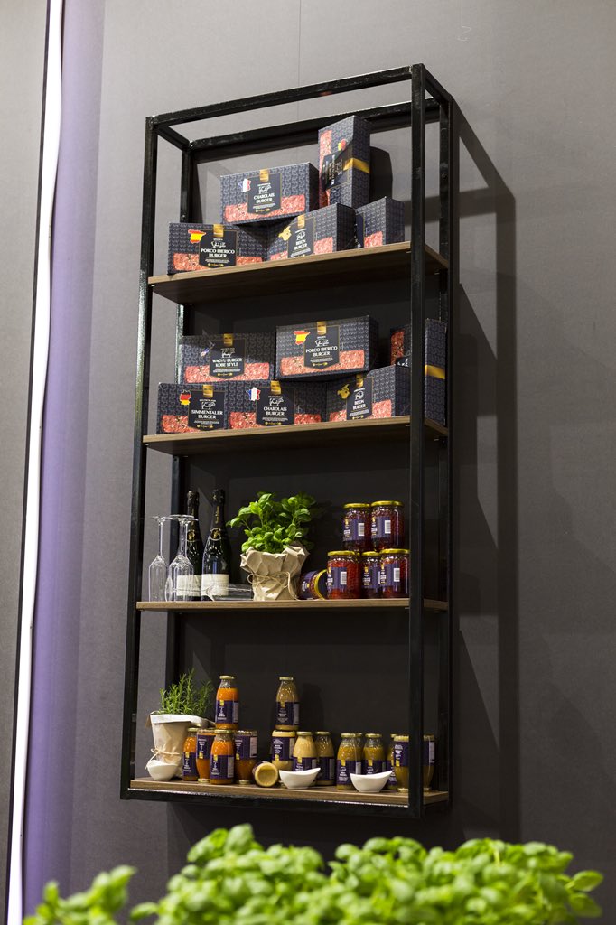 METRO_DE's tweet photo. Natürlich könnt ihr auch unsere #METRO Eigenmarken METRO Chef, METRO Professional und METRO Premium an unserem Stand entdecken und probieren. Besucht uns einfach auf der #INTERNORGA2019! https://t.co/9EPyWmmvRX