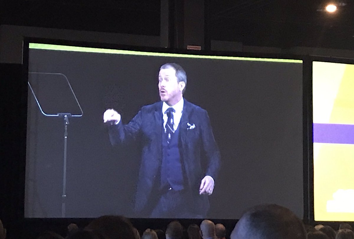 “Teach to the smartest kid in the class, and help the other kids to get there, too.” - <a href="/mrronclark_/">Ron Clark</a> The tradition in classrooms is the teach to the middle. Let’s flip this! #Empower19