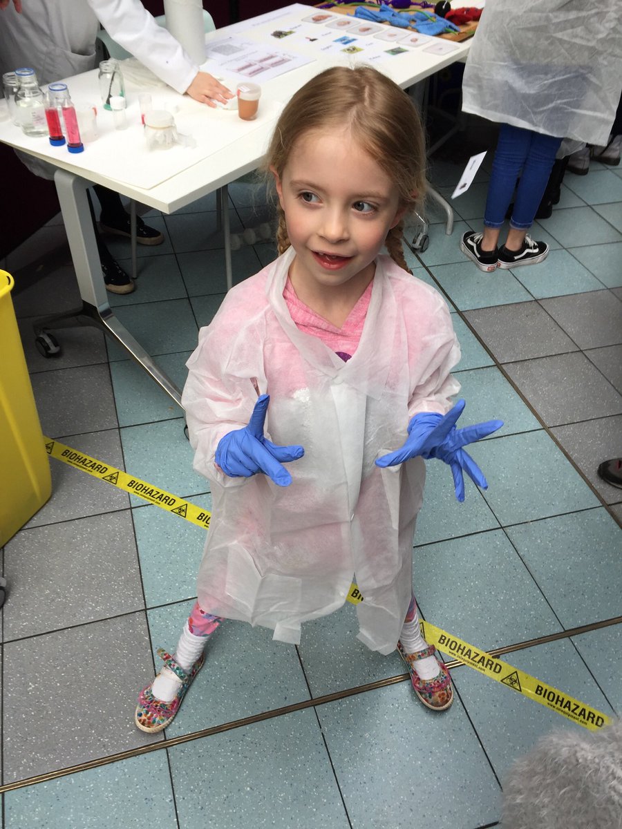 Just had an amazing afternoon at Sheffield Hallam #HallamScientists made slime, solved a crime scene and held body parts!!! Brilliant!