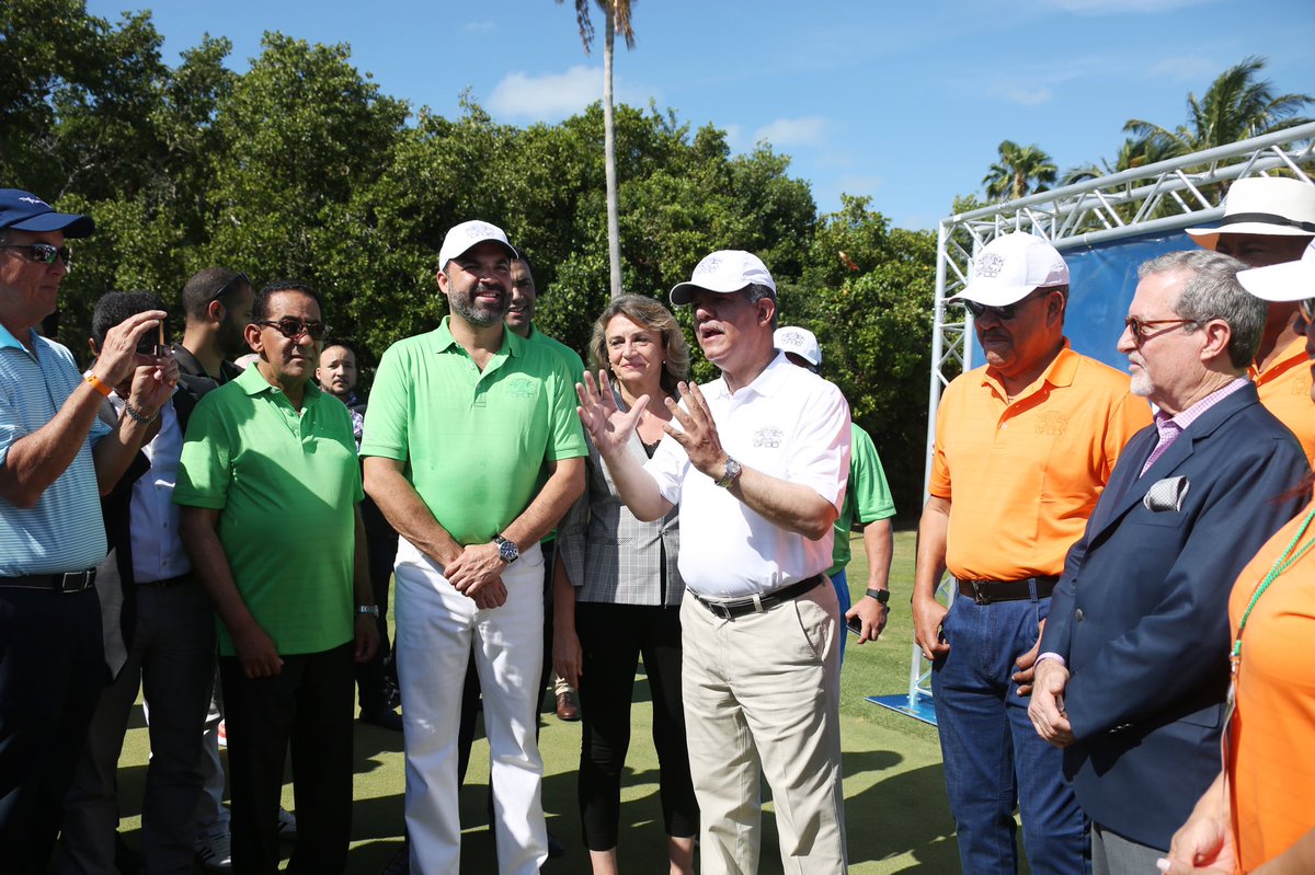 The 13th GFDD Golf Tournament at @crandongolf was amazing! A big thanks to all of our sponsors, volunteers and golfers who helped support our tournament @FUNGLODE @LeonelFernandez @JuanMarichal27