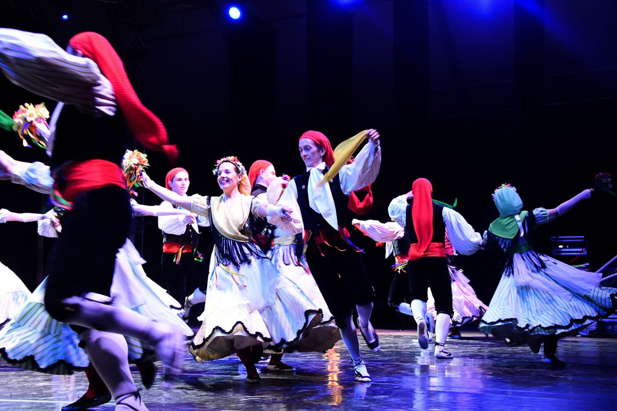 AjRubi's tweet image. El Ball de Gitanes es va estrenar a la Faràndula de #Sabadell el 19 de març de 1970. L’Esbart Dansaire de Rubí commemora avui el 50è aniversari de l’estrena de la coreografia d'Albert Sans. 21 h a La Sala. Felicitats @esbartderubi ! ow.ly/5N9j30o3wMc #rubicity