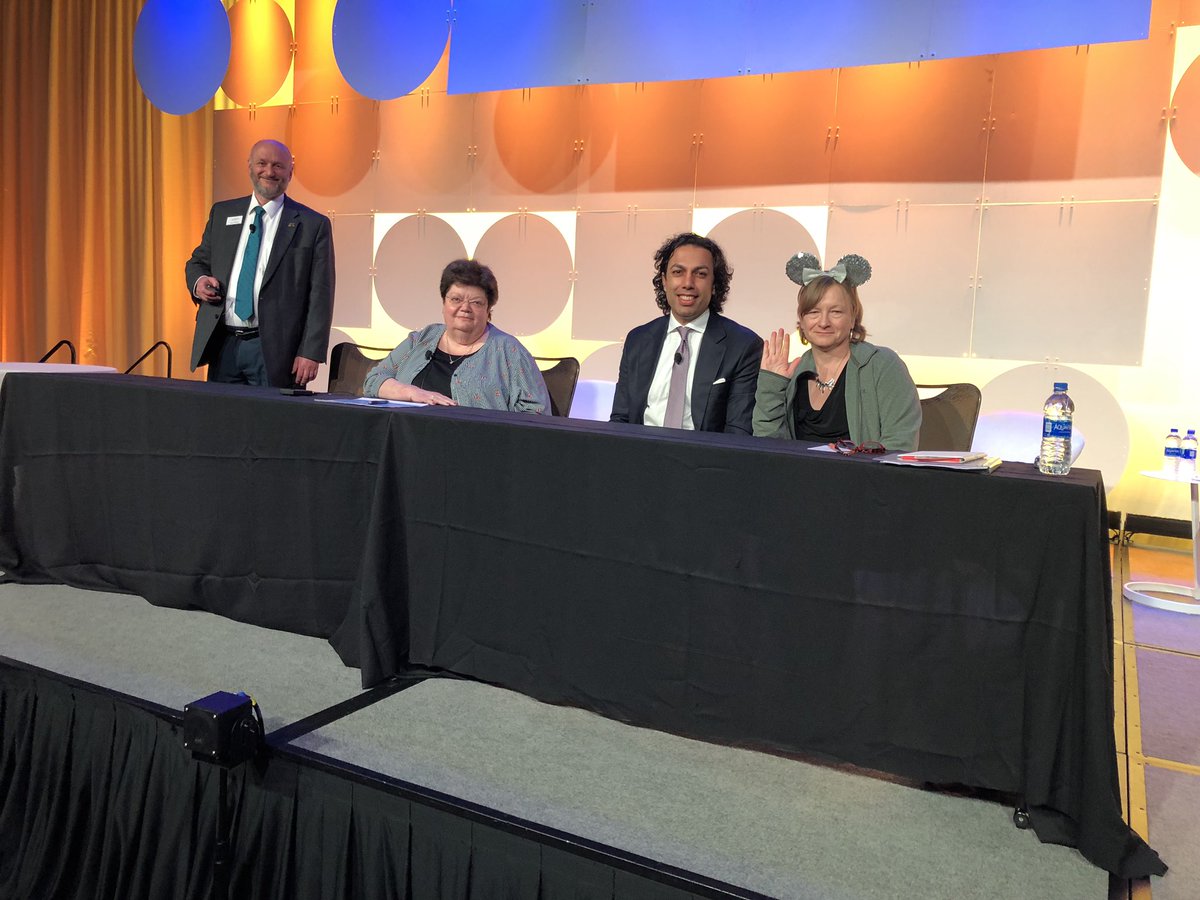 ssmithAMC's tweet image. #hpm19 town hall time - what an esteemed (and entertaining) panel assembled to discuss a serious topic - alternatives to opioids