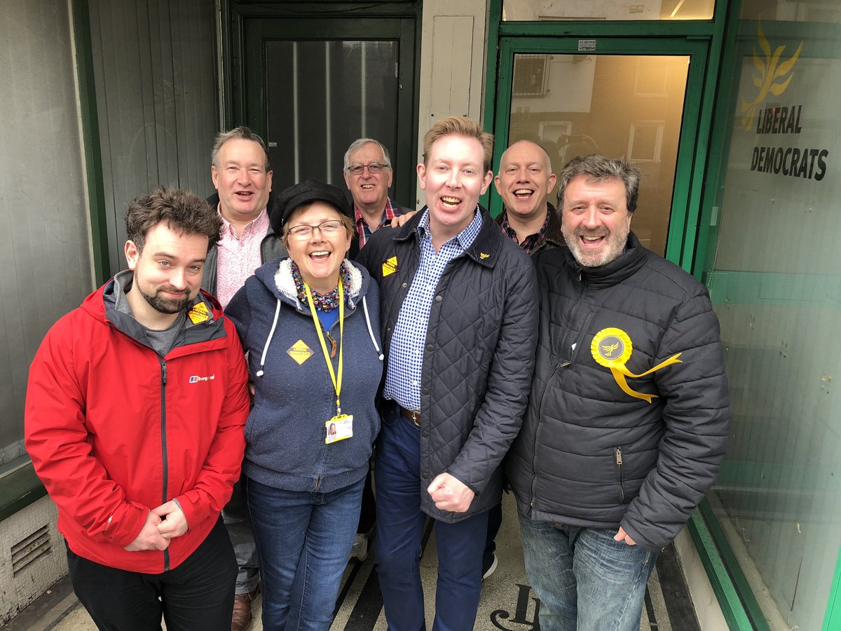 LeeHunt6's tweet photo. Despite wind and rain we’re getting a brilliant welcome in #Somerstown residents very pleased with @portsmouthld #LibDem #StThomas team @robmwooduk @Toms_magic @ChrisAttwellLD lots of @LibDems pledges #Election2019 #May2 #LibDemDoorsteps #LibDemChats #Portsmouth https://t.co/3GifGrog7o