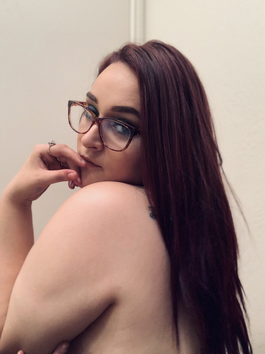 tabithamarcelle's tweet photo. btw my hair is red now https://t.co/QdtUG6xEGk