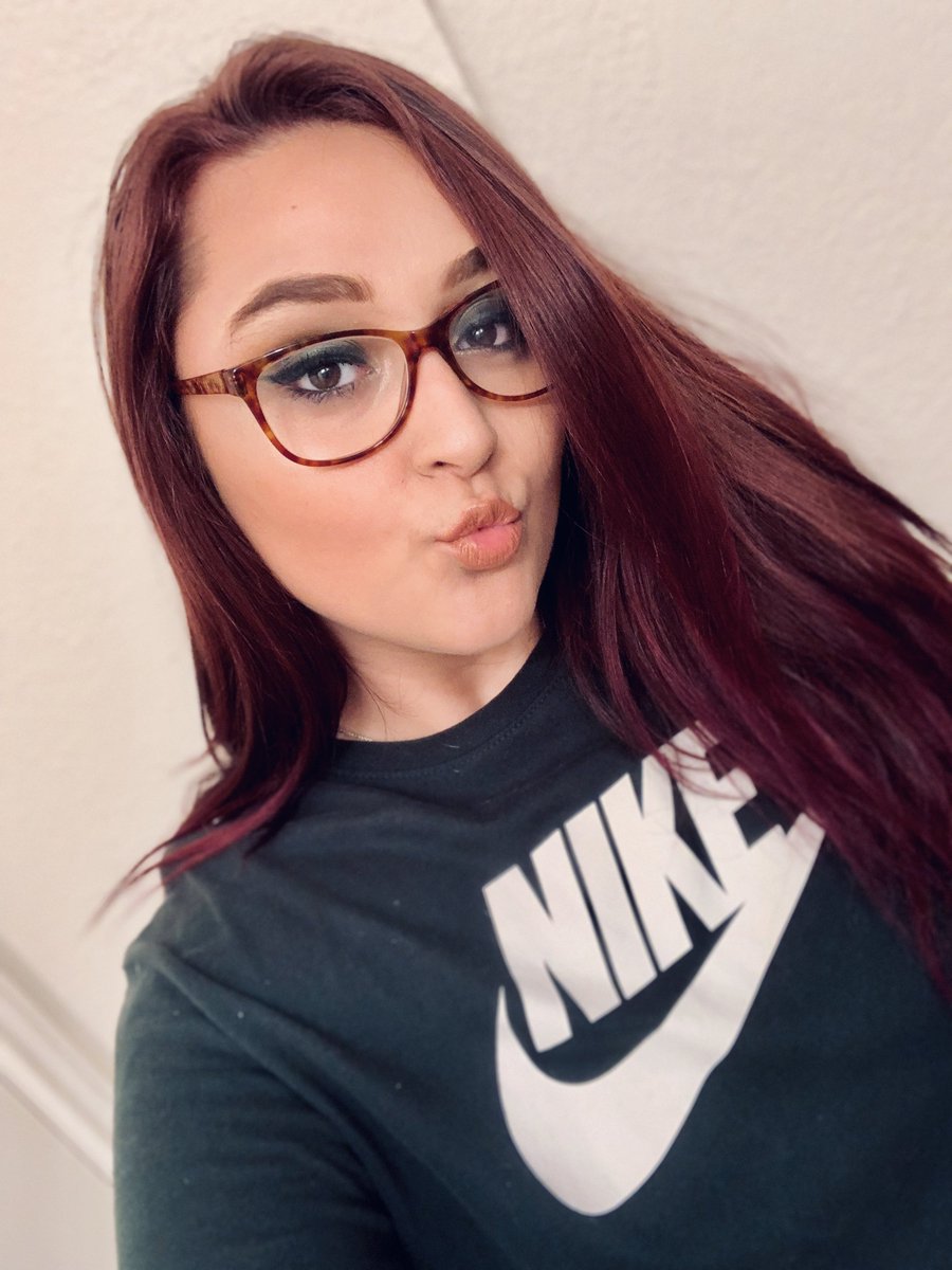 tabithamarcelle's tweet photo. btw my hair is red now https://t.co/QdtUG6xEGk