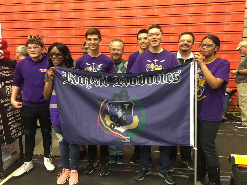 SLMillaci's tweet image. In the pit. #NewFlag #ReadyToRock