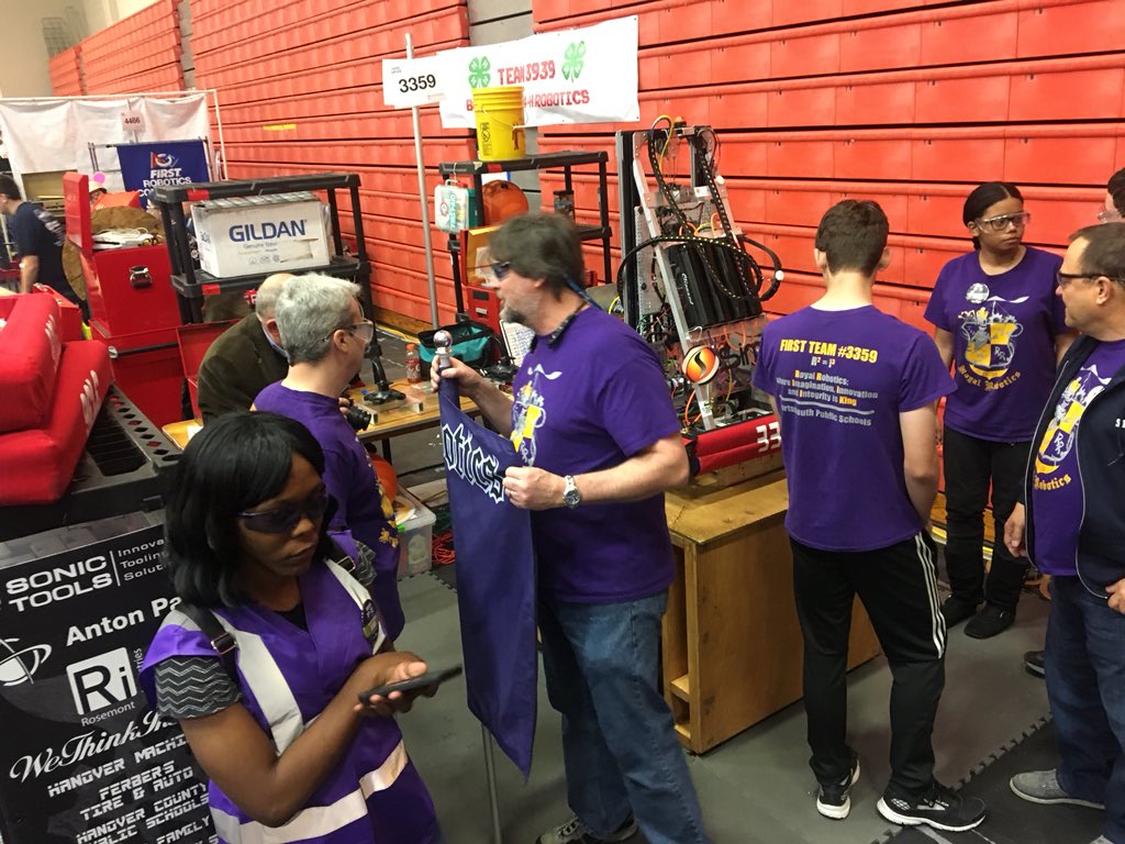 SLMillaci's tweet image. In the pit. #NewFlag #ReadyToRock