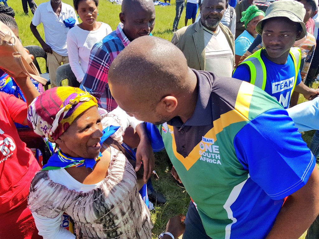 MmusiMaimane's tweet photo. Eastern Cape province is very special to me.

There is no reason this province cannot make the same turnaround that the WC did 10 years ago. 

Today we presented our offer which says that the future of someone growing up here should be just as bright as that of someone in the WC. https://t.co/asvkJddtqa