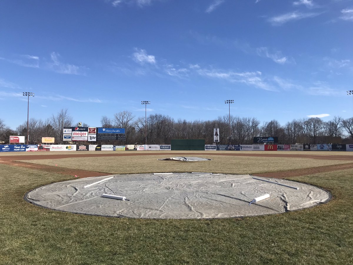 beloitskycarp's tweet photo. It’s starting to feel a lot like Snappers baseball season here in Beloit! #PohlmanField #snappersbaseball https://t.co/9PtdmsK00h