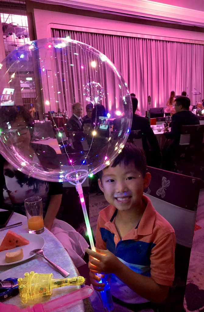 DChu80's tweet photo. #TaiwanSurgicalAssociation President Dr. Cheng-Kuei Chang hosting amazing #banquet in #Taipei #GrandMayfullHotel for annual meeting: 10-course menu (#abalone), serious karaoke and wonderful colleagues - #ThisIsHowTheyRoll @UABSurgery @AcademicSurgery @AsianAcadSurg https://t.co/xTT1XGv5jS