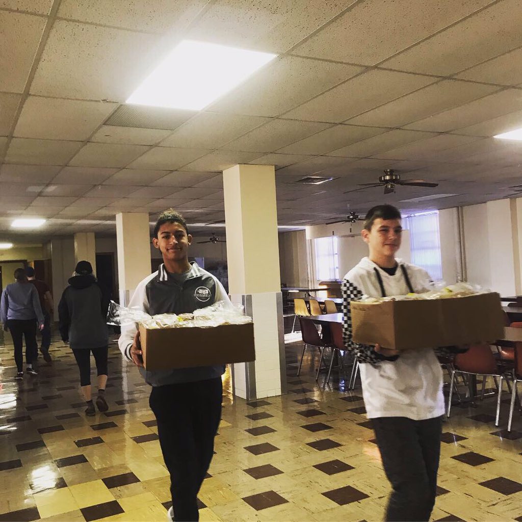 CrossCurrentC2's tweet image. Service Saturday has been great at St. Joseph’s Food Pantry.