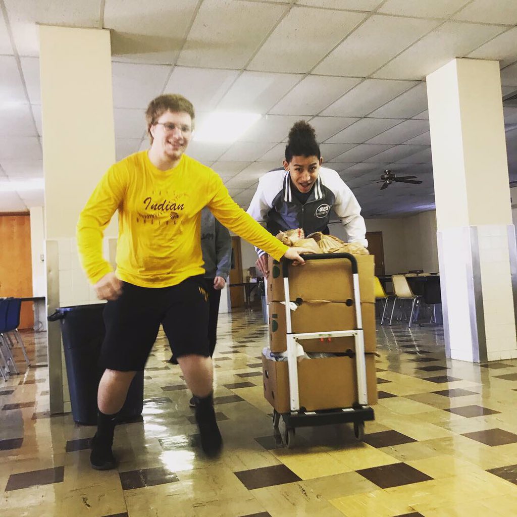 CrossCurrentC2's tweet image. Service Saturday has been great at St. Joseph’s Food Pantry.