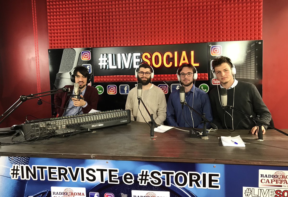 SPEstudent_Roma's tweet photo. 🎧🎤 Il nostro #Chapter ai microfoni di @RRCapitale per parlare di #transizioneenergetica. Grazie ai padroni di casa per la bellissima esperienza
#radio #roma #experience #wearespe #board #team #livesocial #energy #culture https://t.co/GFoj986tAd