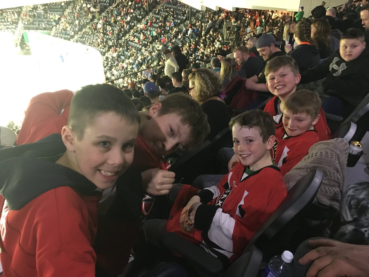 MsRidler's tweet photo. #GoMooseGo https://t.co/9DAiRpj4k2