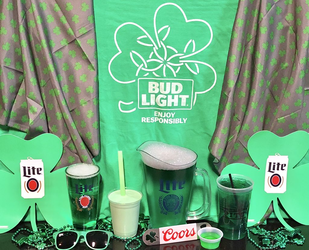 ThePitt_Bar's tweet image. $1 Jello Shots
$2 Green Draft Beer
$3 Double Wells
$4 Shamrock Shake
$5 All Appetizers 
$6 Green Beer Pitchers
and Lucky # 7....

Purchase all 6 Specials and receive HALF-OFF any Gift Certificate purchase UP TO $100!

RT for your chance to win a $100 Gift Certificate!