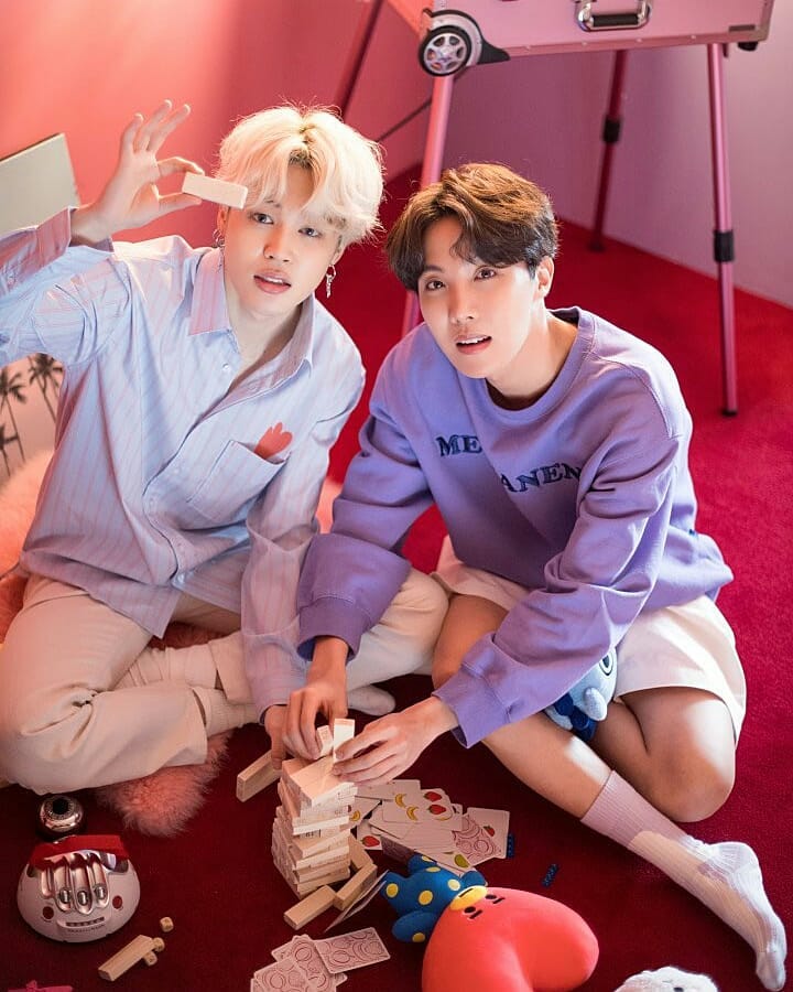 MayyTae12's tweet photo. So very handsome😍💜💜
#TeamBTS #TwitterBestFandom #SoompiAwards @BTS_twt https://t.co/OpcRtLxeuf