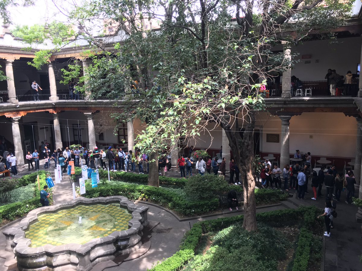 HacedoresCom's tweet image. Así está el ambiente en el #ArduinoDayCDMX. Tenemos muchas actividades, expos, talleres y charlas. Celebra a Arduino con nosotros.