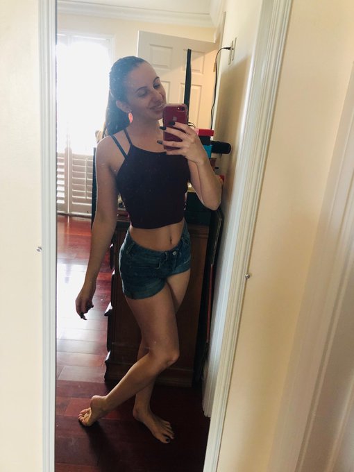 Feeling rejuvenated and ready to shoot. Get your customs in! 😘 https://t.co/2yiV9uuhth<a href="/tag/titties"class="tags"><span>#titties</span></a>