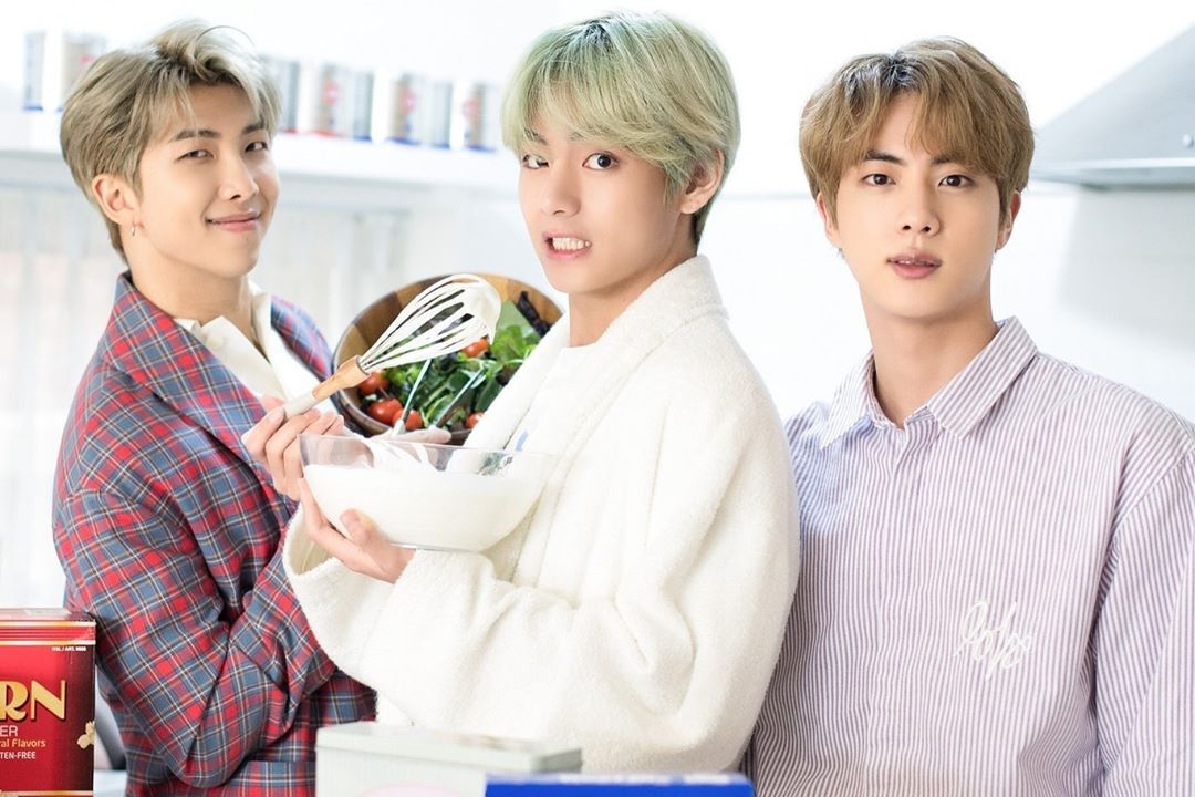 MayyTae12's tweet photo. My kim😍💜💜
#TeamBTS #TwitterBestFandom #SoompiAwards @BTS_twt https://t.co/NkX2isZUZg