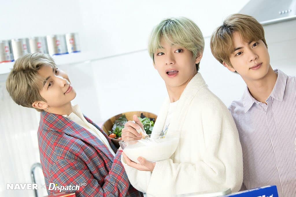 MayyTae12's tweet photo. My kim😍💜💜
#TeamBTS #TwitterBestFandom #SoompiAwards @BTS_twt https://t.co/NkX2isZUZg