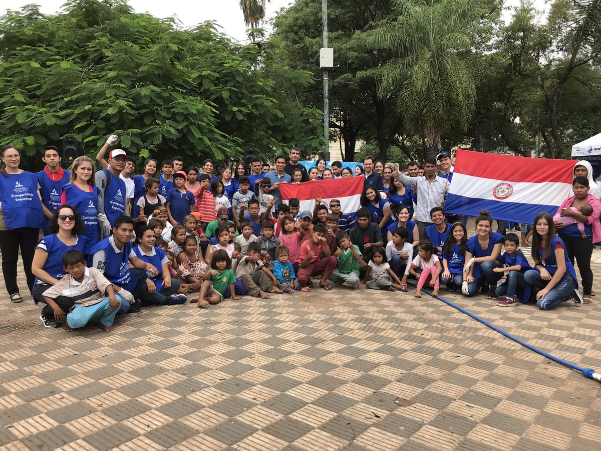 pr_marcioaraujo's tweet photo. ! El #GYD19 los jóvenes de la Universidad Adventista #UniADV hacen acciones en la Plaza Central del Asunción ! 
@prevandrofavero @hebersonlicar @pr_campitelli @Pr_JaimePerez 
#SomosTusManos
#ÁngelesUrbanos 
#ConectadosParaSalvar 
#CosasMuyLocasPorCristo https://t.co/GeLNsKO7Kk