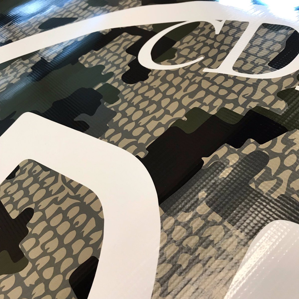 SpokenCloth's tweet image. Check out the detail in this custom @KUIU camo print banner for the CDA Blacktail event!