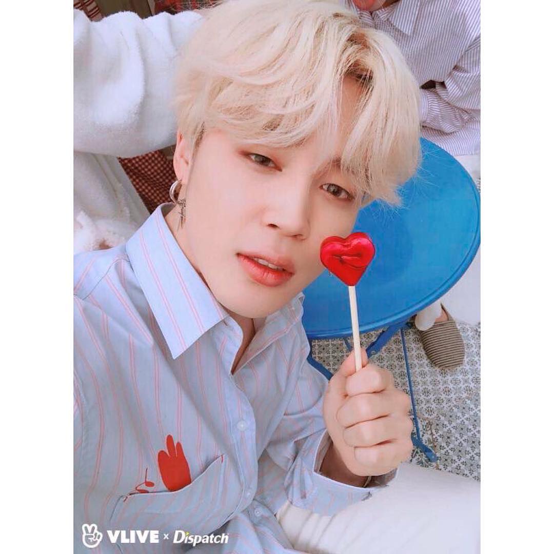 MayyTae12's tweet photo. Mereka berbeda dari yang lain. Dan tetap menjadi nomor satu dihati para ARMYs💜
#TeamBTS #TwitterBestFandom #SoompiAwards @BTS_twt https://t.co/5FOfSBeF7z