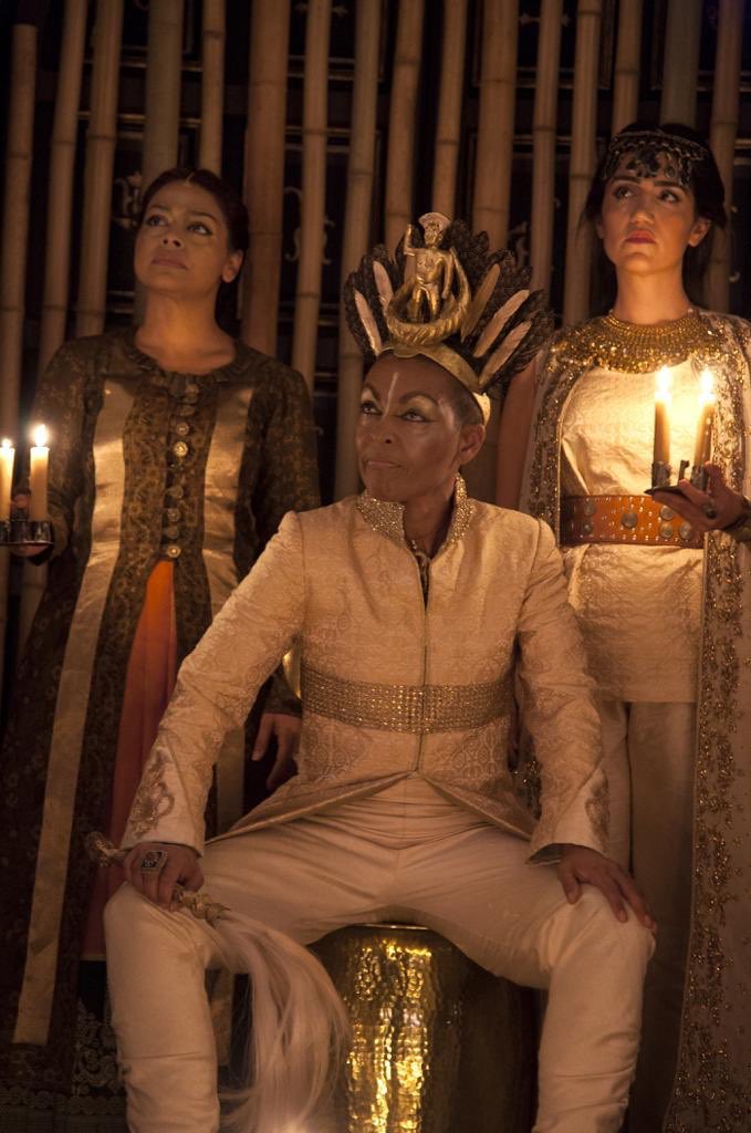 JackieKayPoet's tweet photo. Envious of those people who will see  #Richard11 @The_Globe tonight. I saw it on Tuesday the night of the 2nd B vote &amp; haven’t been able to stop thinking about it. If ever there was a play that speaks directly to our times, it is this one! A tour de force and a mesmerising cast! https://t.co/QNLcK46Llu