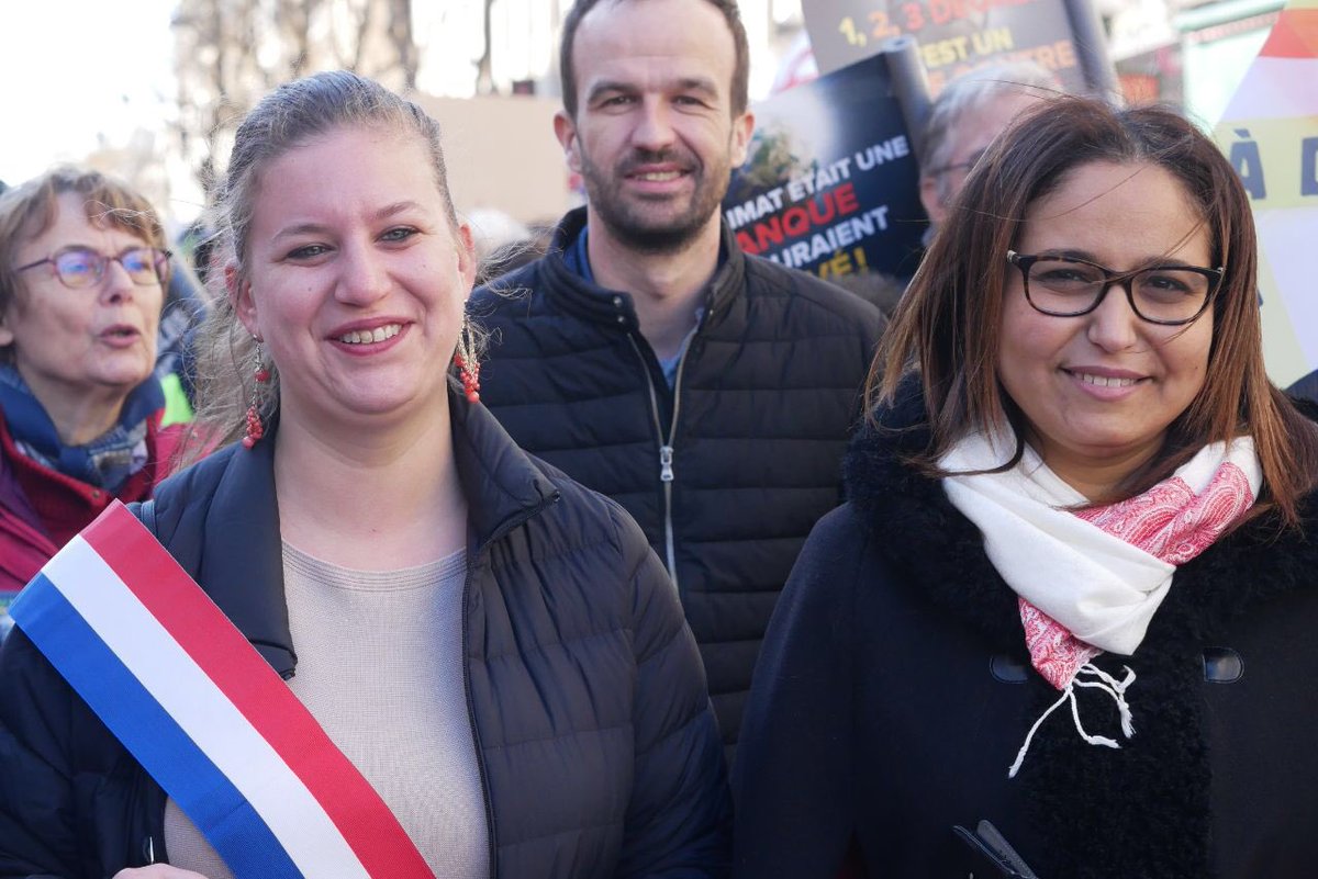 JLMelenchon's tweet photo. Énorme mobilisation aujourd’hui pour la #MarchePourClimat et l’#Acte18 de la mobilisation des #GiletsJaunes ! Bravo !

Fin du monde, fin du mois : mêmes responsables, même combat !

#ActesXVIII https://t.co/lJIXAekigP