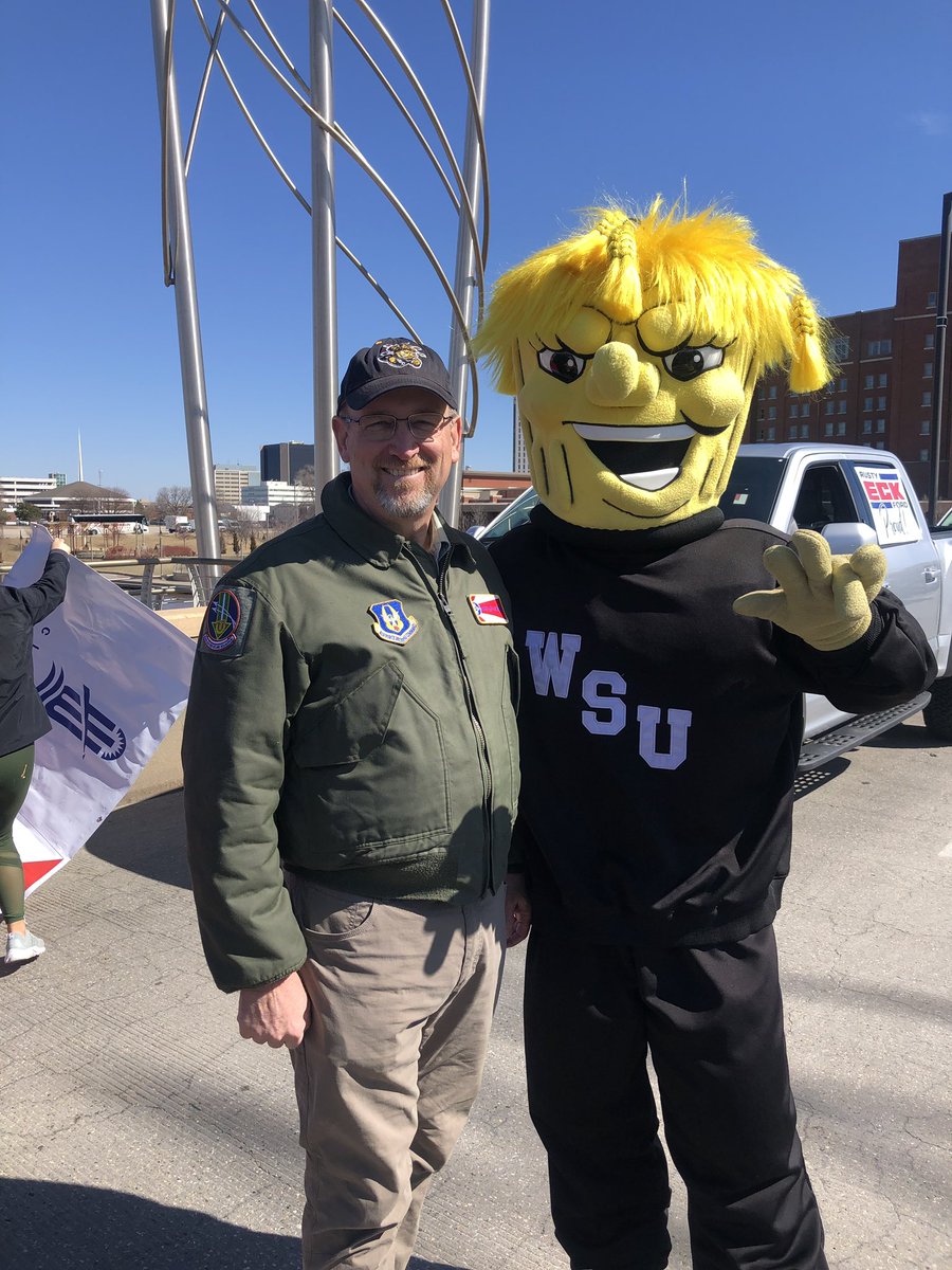 CityofWichita's tweet photo. We’re having a blast at the Delano St. Patrick’s Day Parade. @jefflongwellict https://t.co/Autdabspyz