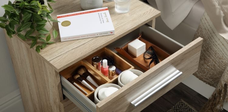 your_home's tweet image. Want to organise your bedroom the KonMarie way? Then take a look at our Marie Kondo guide here: ow.ly/lSA030o23Nn