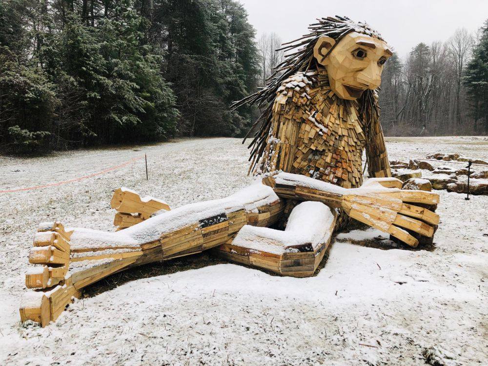 gotolouisville's tweet photo. The Forest Giants are complete and the family has been reunited 😄! @BernheimForest  They are expected to "live" at Bernheim for at least three years, so we hope you have a chance to meet them sometime! https://t.co/ewad5YR3Kg
