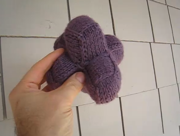 knithacker's tweet photo. FuzzyJay's Knitted Entrelac Baby Shape: 👉 https://t.co/YQmse8D4sm #video #knitting #entrelac #FuzzyJay https://t.co/Biv7wPwA79