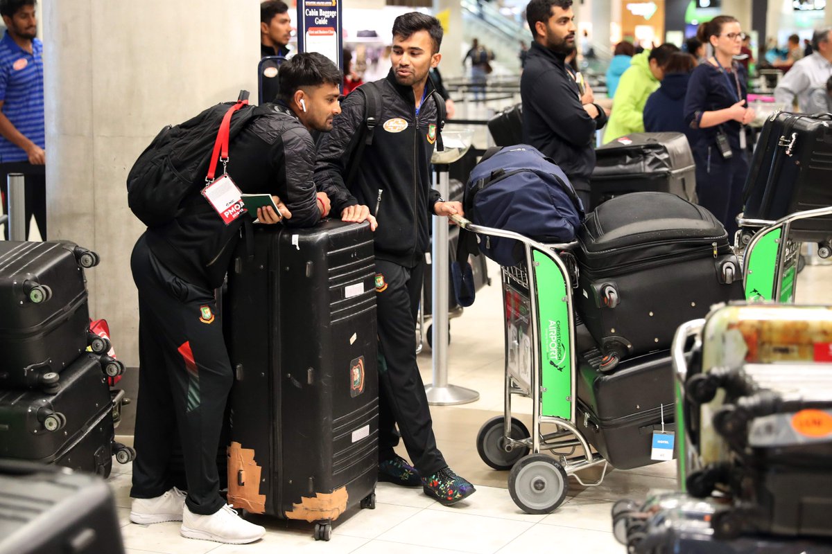 STForeignDesk's tweet image. #Bangladesh cricketers arrive home after #Christchurch massacre 
str.sg/oDSz