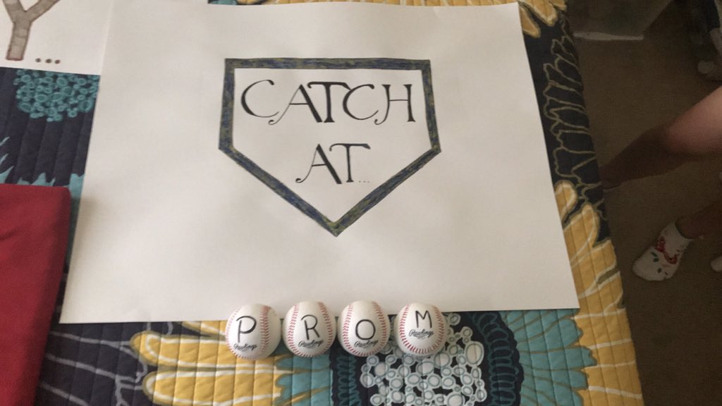 maciefannon198's tweet photo. i was supposed to ask my ex boyfriend to prom today and he broke up with me thursday night. this was how i was gonna do it. so if anybody needs it hmu cuzzz ummm i’m not going to prom anymore. #imsadasf https://t.co/l12fMa1kcb
