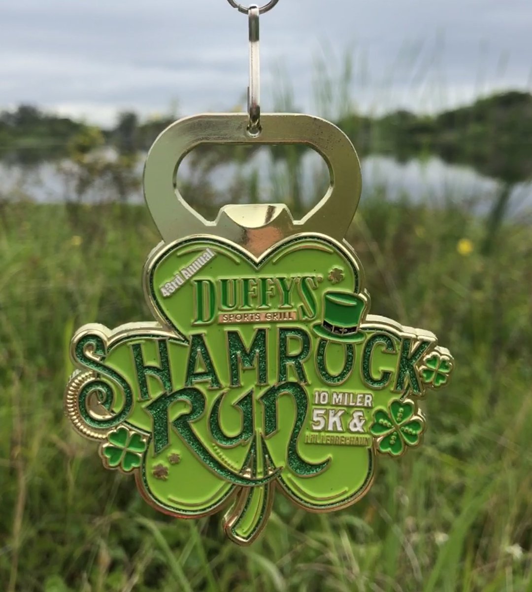 kelcanrun's tweet photo. ”IRISH I WAS FASTER”😜 
Shamrock 10 miler complete! ☘️
Great race in Palm Beach this morning!😊 #pbrr #palmbeachroadrunners #duffysshamrockrun #10miler #love2run https://t.co/P3qEg0UeqE