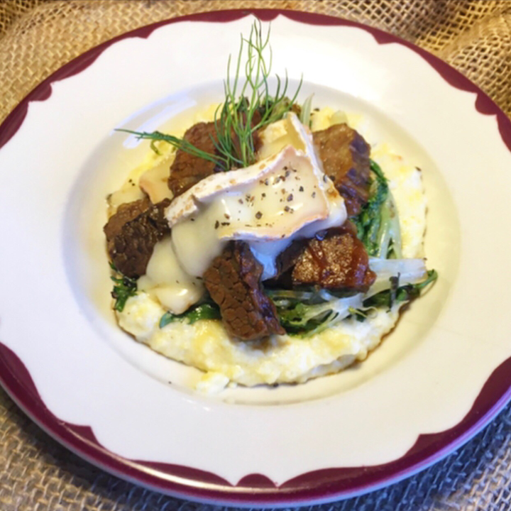 WarwickGrange's tweet photo. A tender and delicious feast to celebrate St. Patrick's Day—- Hudson Valley Cattle Company braised beef brisket with grilled chicory, Tonjes Farm Dairy 412 cheese and creamy polenta.

#brraisedbeefbrisket #farmtotable #blackboardmenu #stpatricksday https://t.co/0pa0gfwu6L