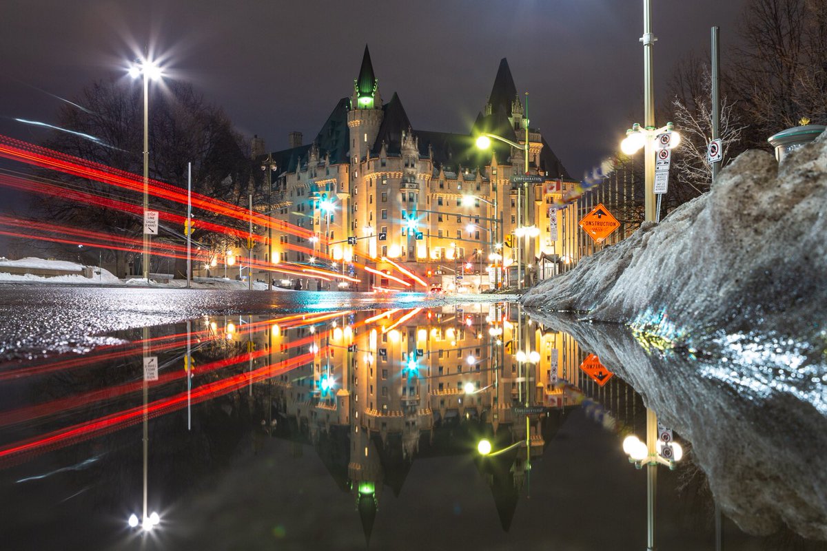 rolandbastphoto's tweet image. Playing in puddles around Ottawa. Do you like my treasures that we found?  #ottawa #fairmont #cartrails
