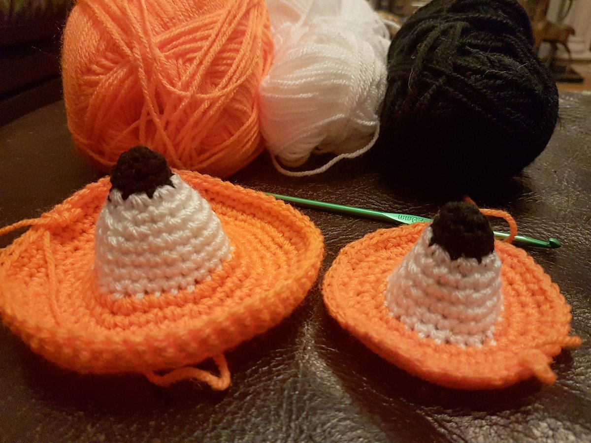 arianawimsett's tweet photo. I'm working on a new project today, a fox lovey to match the 3in1 Woodland Fox Baby Blanket, testing head sizes. What's on your hook?
.
.
#crochet #crochetpattern #craftinghappiness  #foxpattern #babylovey #babyblanket #crochetblanket #crochetbabyblanket #crochetfox #amigurumifox https://t.co/HauDPcVmsC