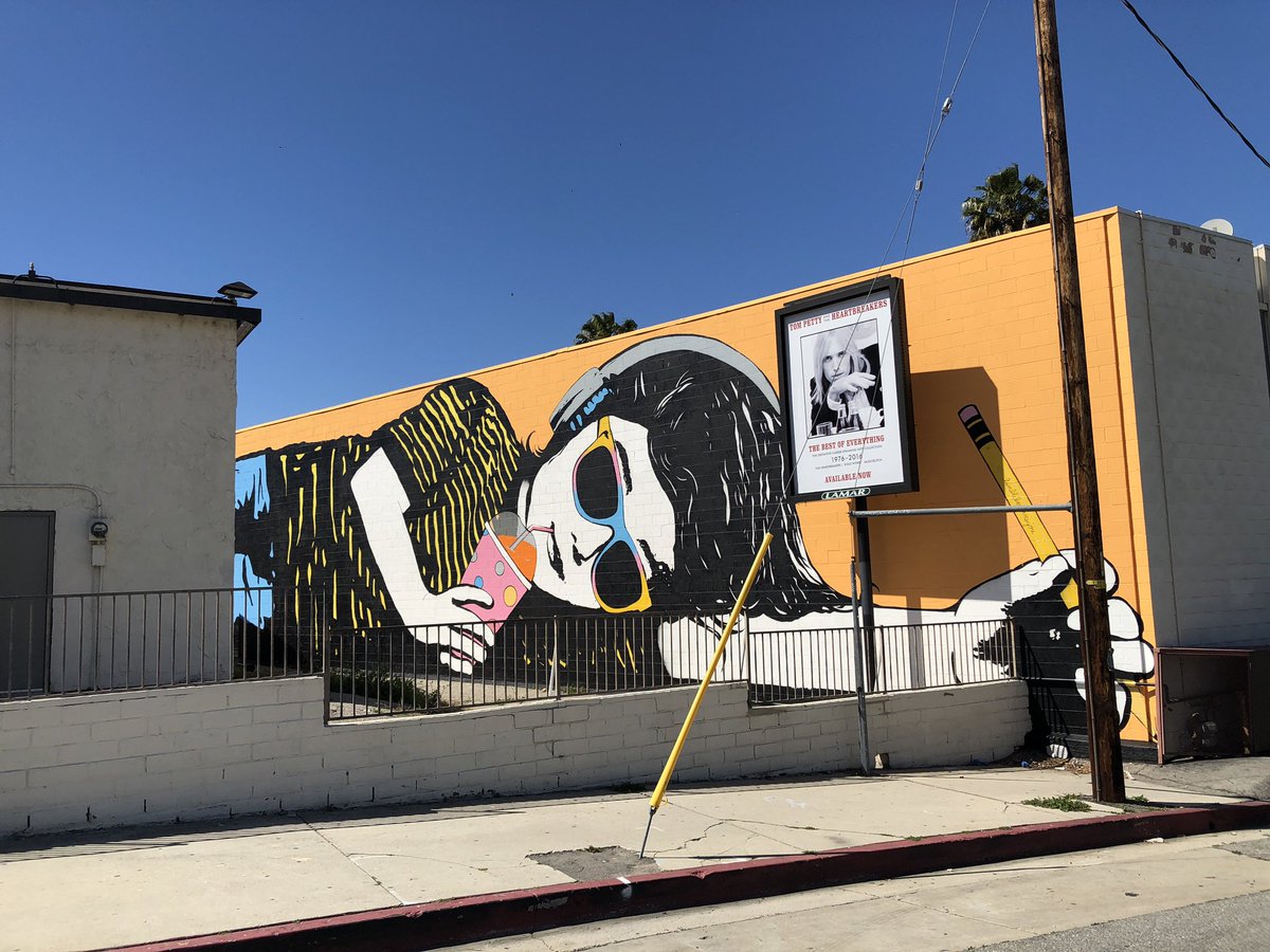 Studio Time 🥤🐝✏️ in #studiocity #venturablvd #Bumblebeelovesyou