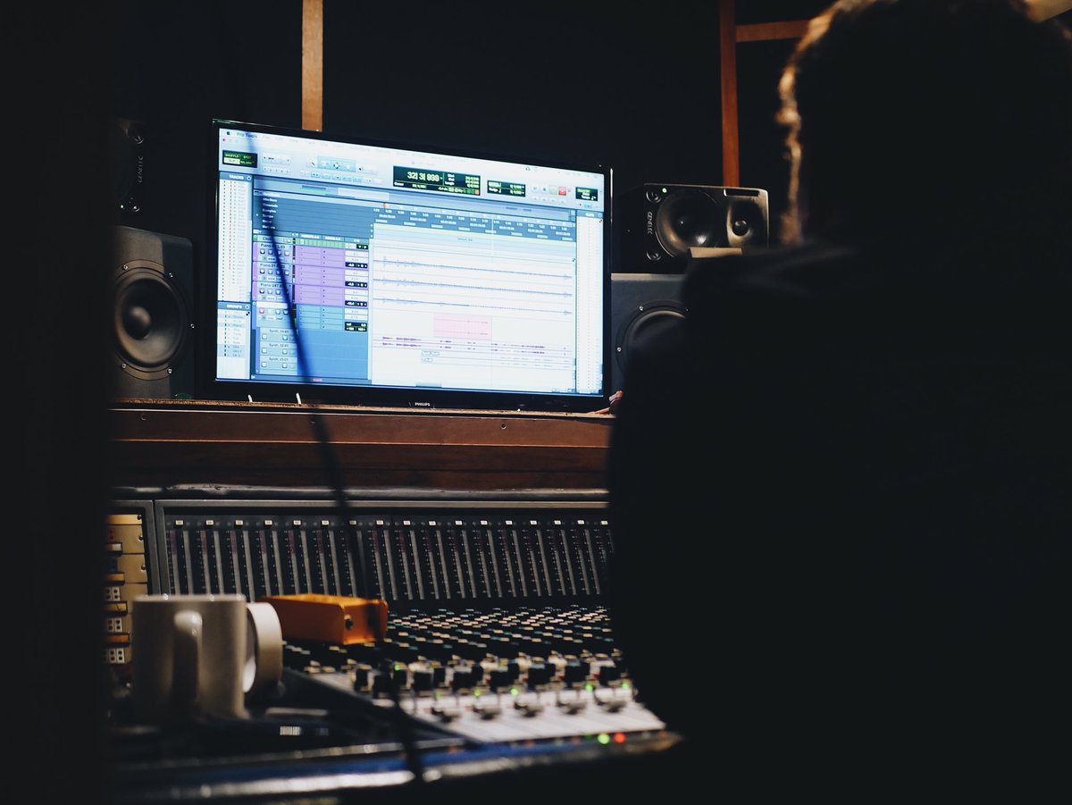 dead ceremony tweet media