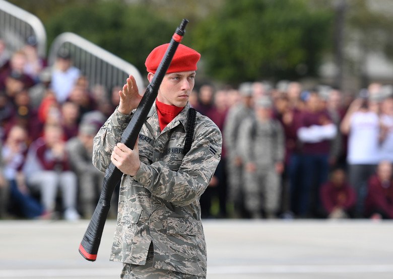AETCommand's tweet photo. #ShowOutSaturday - #Airmen in technical training perform during the 81st TRG drill down at @81trwKeeslerAFB, Miss., March 8, 2019. #DYK the base trains 30,000+ students each year? 📸 Kemberly Groue, 81 TRW #Mach21Airmen #techtraininglife https://t.co/otm3pZZkgF