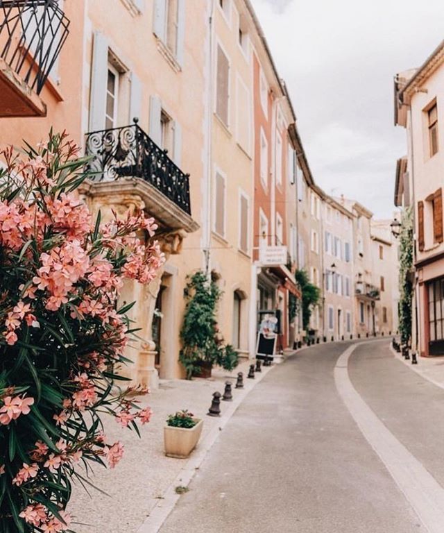 Dreaming over this Spring getaway 😭✨ check out our new arrivals for your spring vacay! #irenesstory #inspo