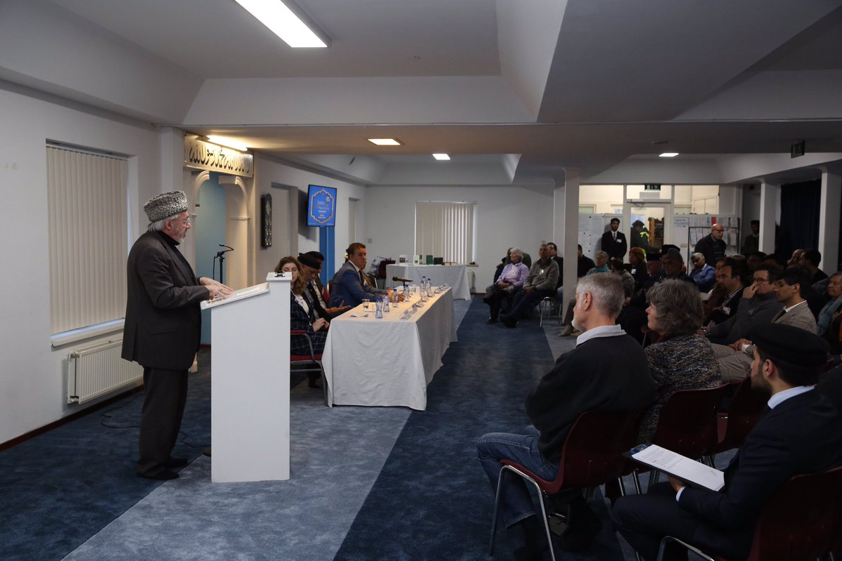 AhmadiJongeren's tweet photo. Een zeer geslaagde #vredesconferentie is achter de rug. Onze speciale dank gaat uit naar onze gastsprekers en alle aanwezigen! #samenleven #verbinding https://t.co/TFZjH0uzyD