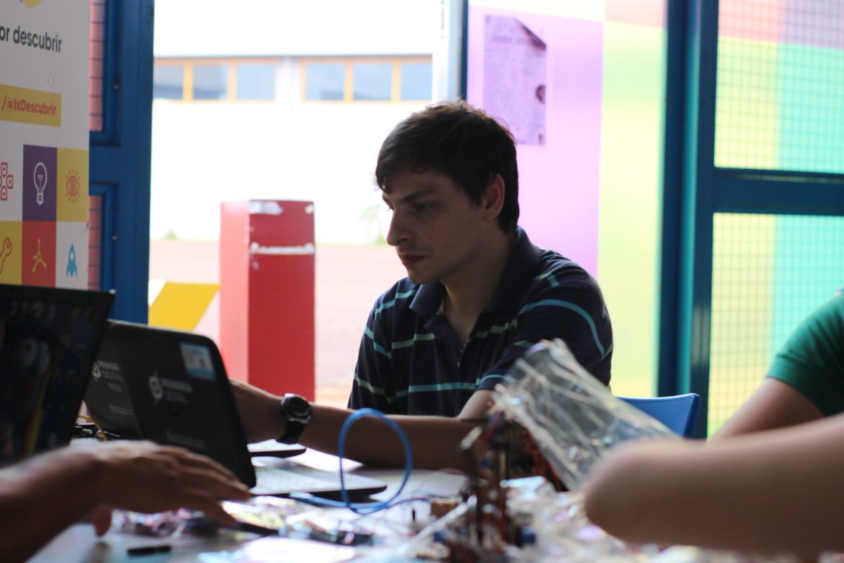 Ayala_DiegoM's tweet image. #Arduinod19 en IXD!!! @samkwzk @direcciondeTIC @misioneseduca @ixdescubrir