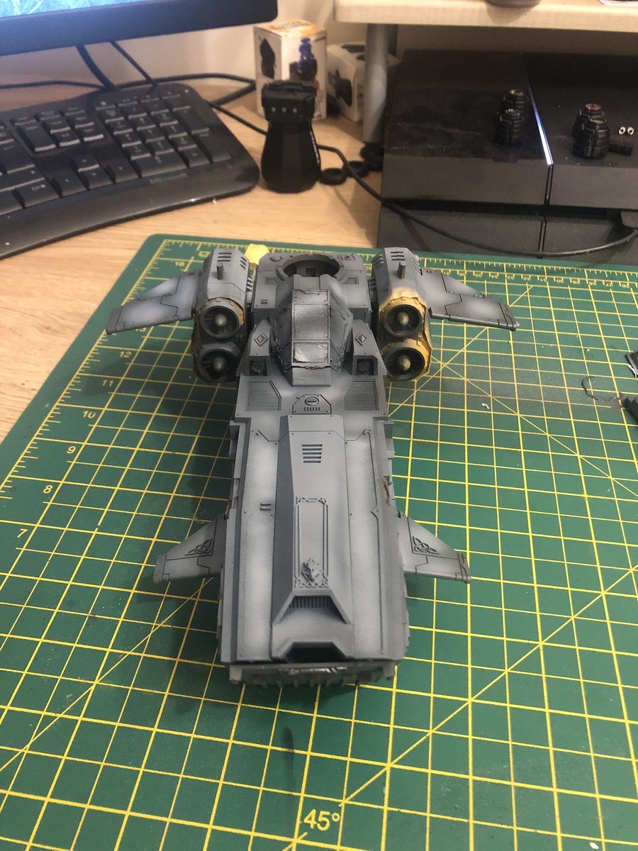 PaultristanPaul's tweet photo. Been working on something whilst watching the 40k GT. Transport for the wolves. #Warhammer #warhammer40000 #40k #spacewolves #stormfang #stormwolf #transport #spacemarines #thehobby #airbrushing https://t.co/Dxtw2QJP9U
