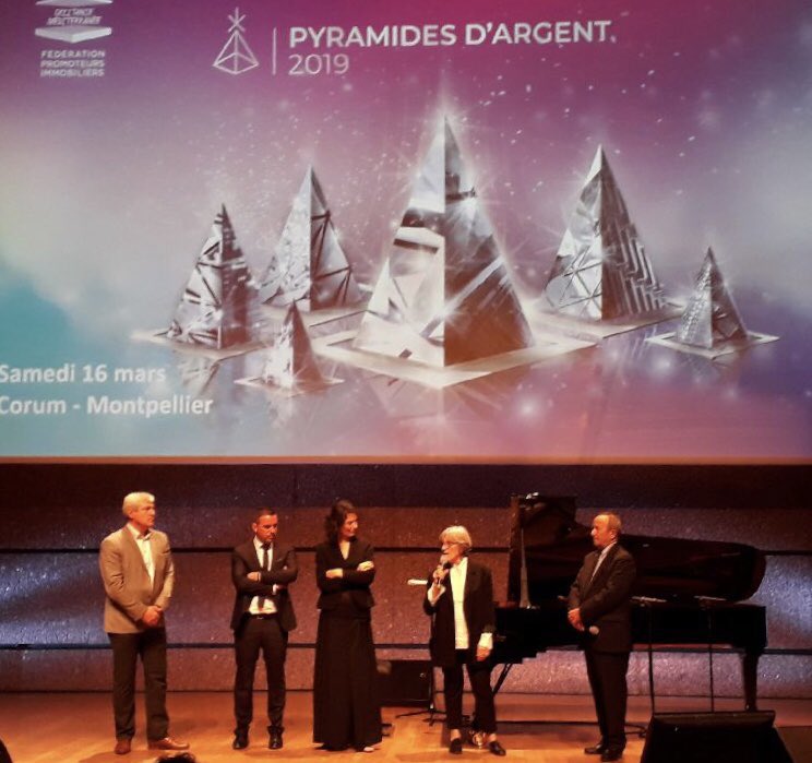 chantal_marion's tweet photo. Représente @Saurel_P à la remise des prix des Pyramides #SalonImmobilier #2019 @fpi_om #PatrickMichel #UnionMateriaux ConcoursNational qui récompense les meilleurs programmes neufs @montpellier_ La ville où on construit ensemble #Promoteurs #architectes #SERM @Montpellier3m https://t.co/JbDDd97VB8